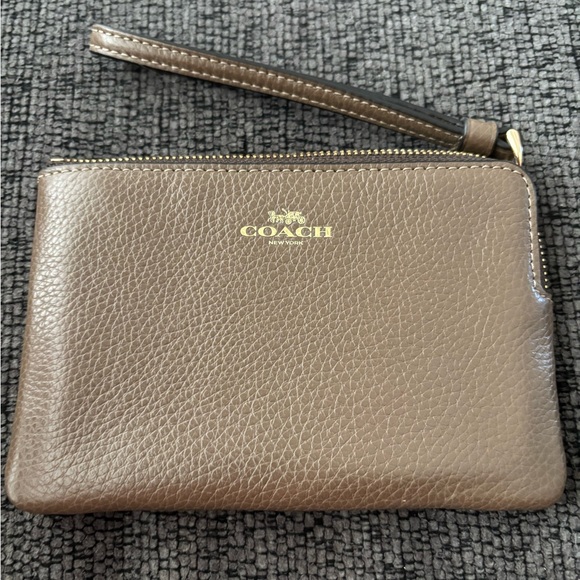 Coach Pebbled Brown Leather Wristlet - New never used, no tags. - Picture 1 of 4